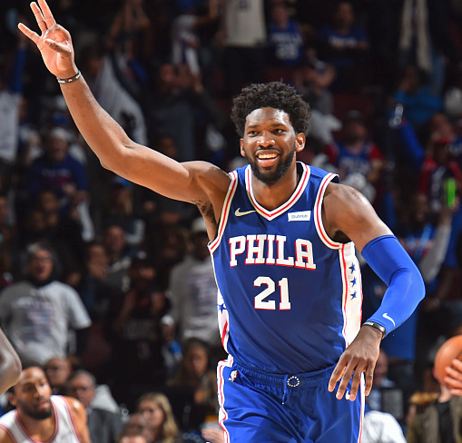 爱游戏平台-勒沃库森训练开放日,今晨更衣室发声引欢呼,全明星赛在即,心理建设被强调